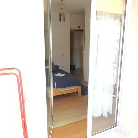 Sutic Guest house Promajna