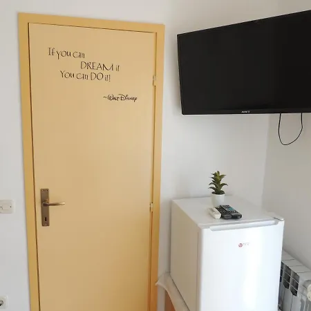 Sutic Guest house Promajna